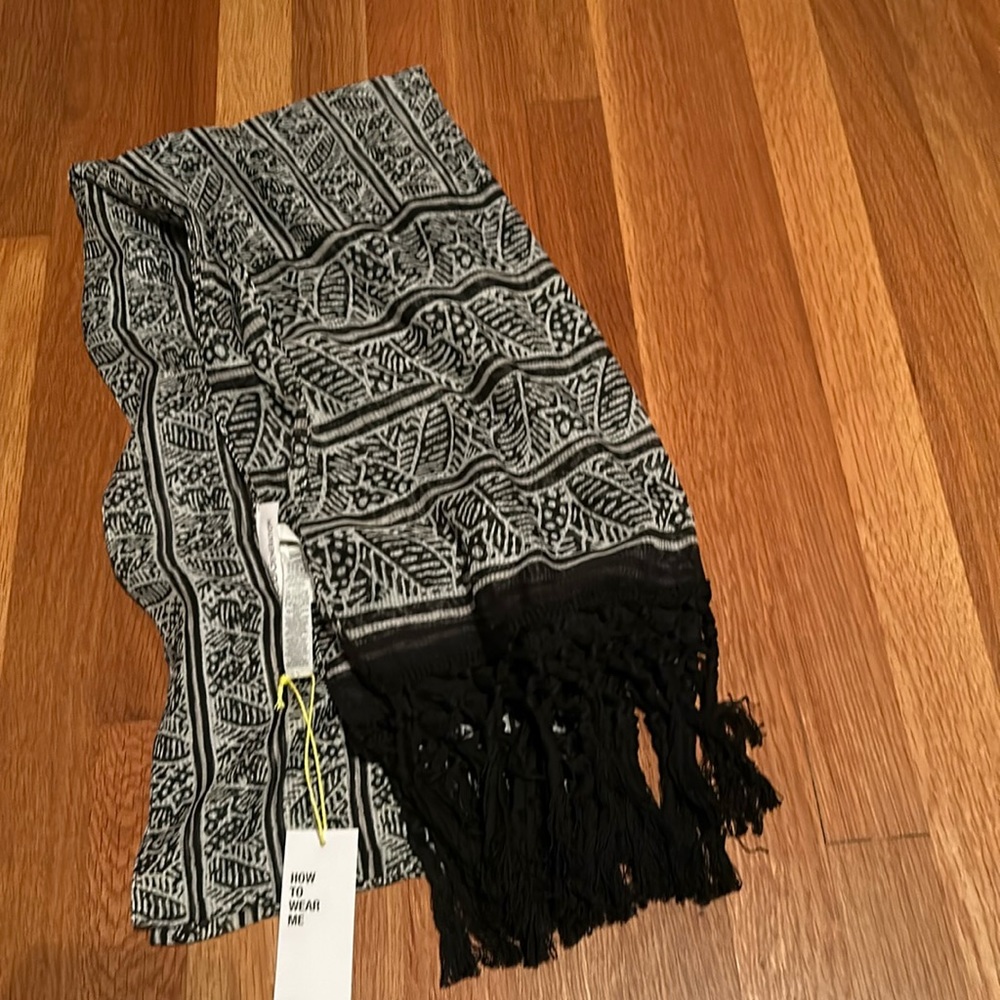 BCBGeneration scarf wrap headband